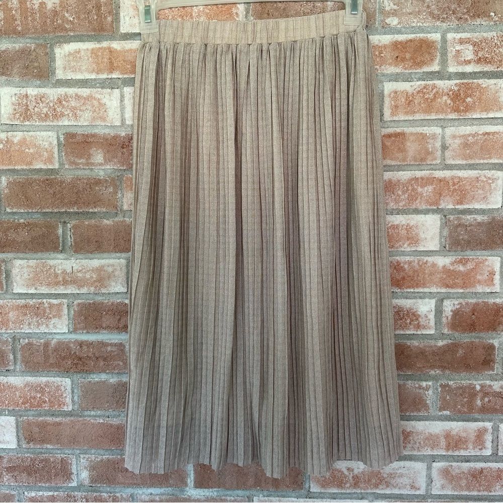 Walter Baker Midi Pull On Skirt Pleated Shimmer Beige Women’s 6 Ballet Coquette